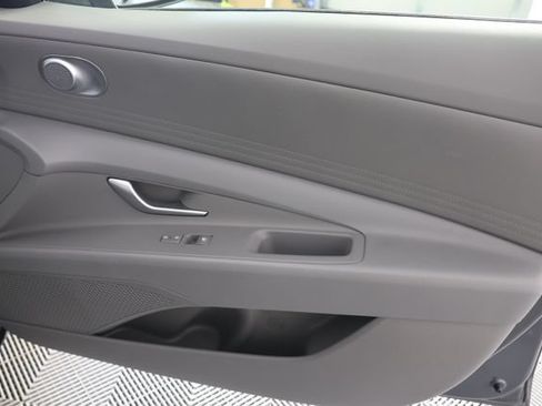 Certified 2024 Hyundai Elantra SE FWD image 26