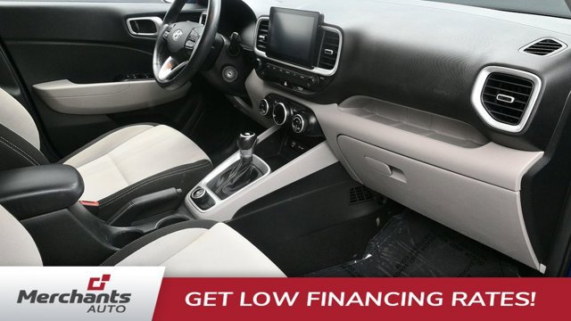 Used 2023 Hyundai Venue SEL FWD image 11