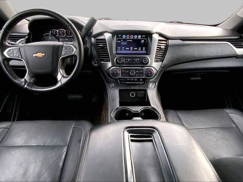 Used 2018 Chevrolet Suburban LT RWD image 16
