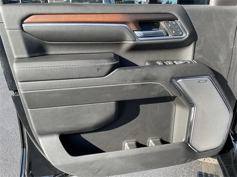 Used 2024 GMC Sierra 2500 Denali w/ Denali Reserve Package image 12