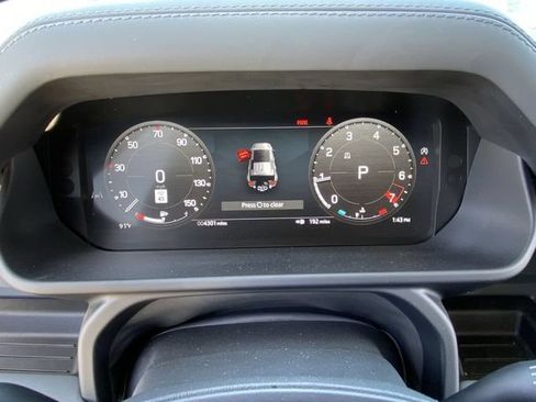 Used 2024 Land Rover Defender 110 X-Dynamic SE AWD/4WD image 8