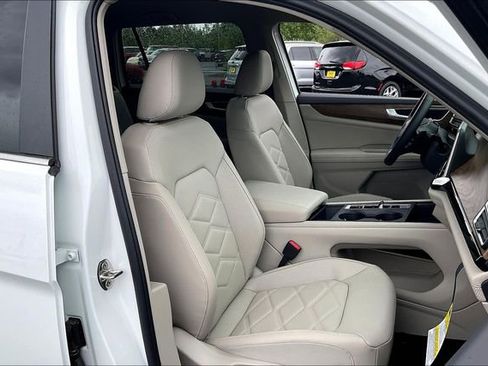 New 2025 Volkswagen Atlas SE image 27