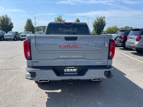 Used 2025 GMC Sierra 1500 AT4 w/ AT4 Premium Package AWD/4WD image 9