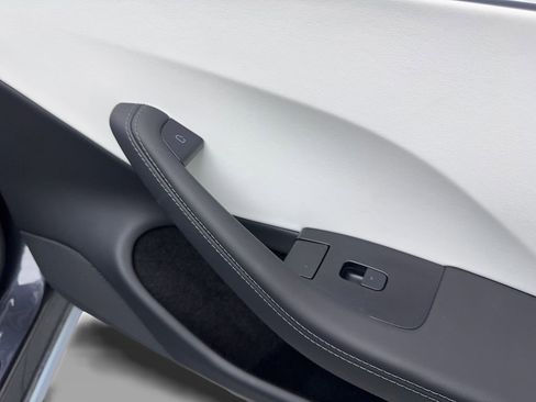 Used 2025 Tesla Model 3 Long Range image 47