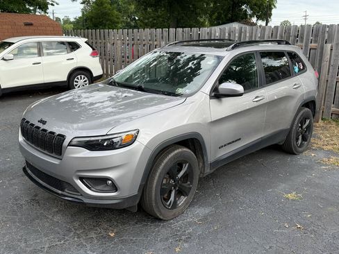 Used 2019 Jeep Cherokee Latitude Plus AWD/4WD image 1