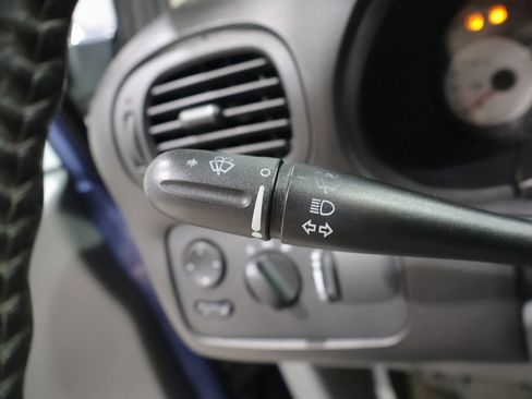 Used 2007 Chrysler Town & Country Touring w/ Leather Interior Group FWD image 26
