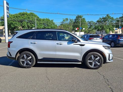 Used 2022 Kia Sorento S FWD image 8