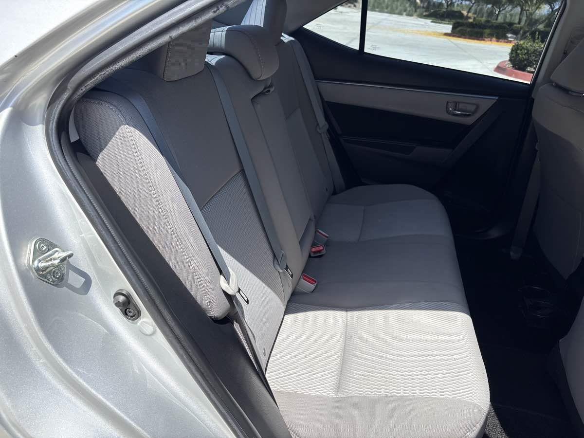 Used 2015 Toyota Corolla LE FWD image 14