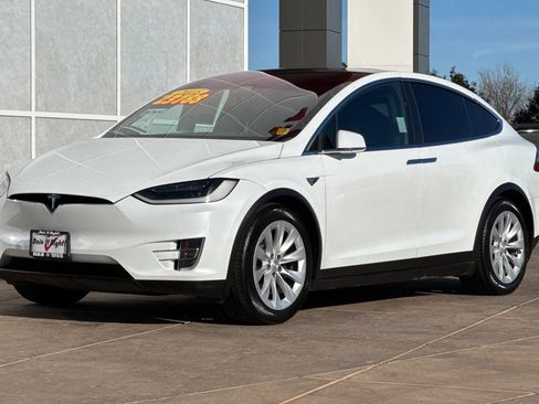Used 2018 Tesla Model X 75D image 8