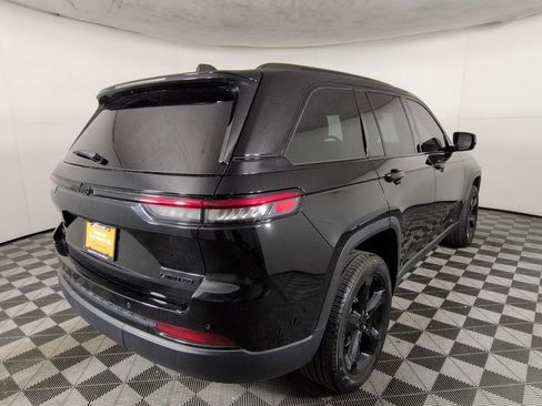 Certified 2024 Jeep Grand Cherokee Limited w/ Black Appearance Package AWD/4WD image 6