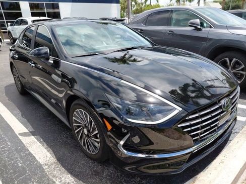 Used 2023 Hyundai Sonata Limited FWD image 2
