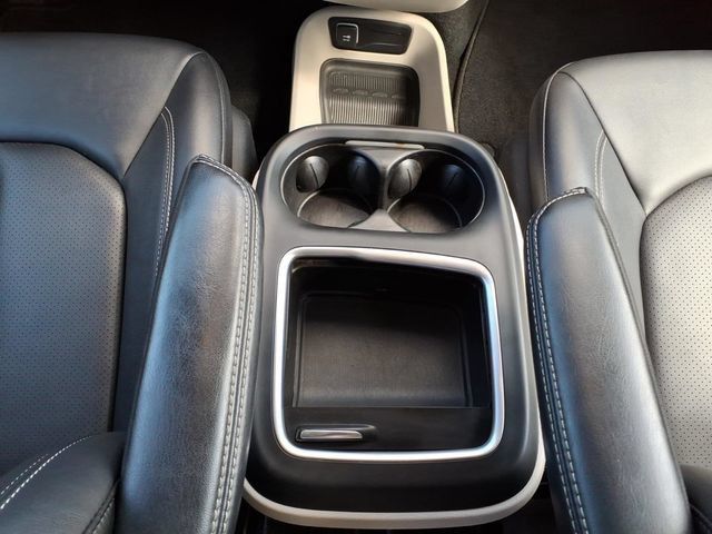 Certified 2024 Chrysler Pacifica Touring-L FWD image 26