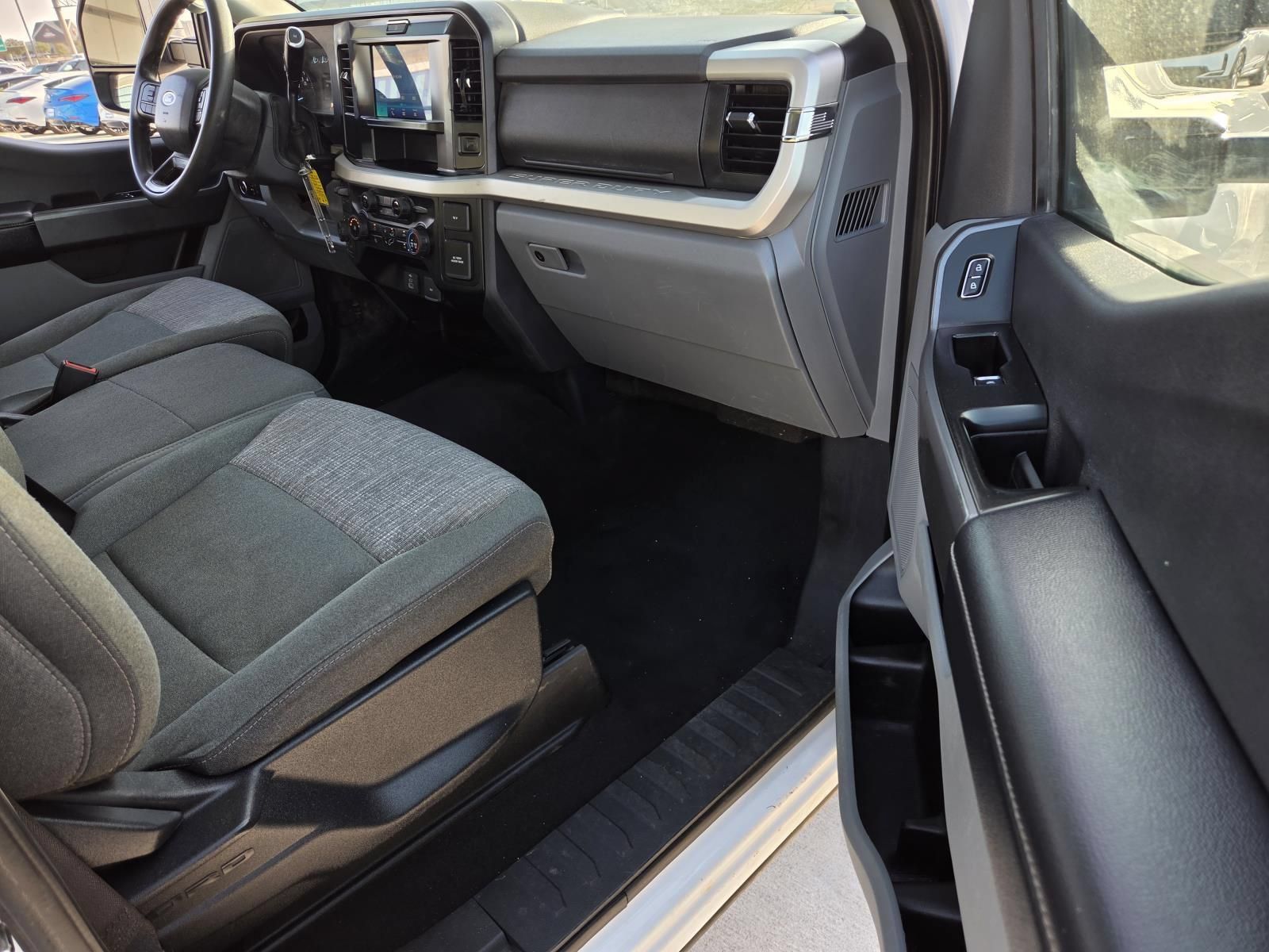 Used 2025 Ford F250 XLT w/ FX4 Off-Road Package AWD/4WD image 8