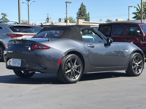 Used 2016 MAZDA MX-5 Miata Club RWD image 2