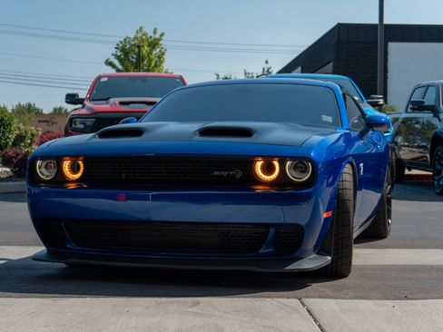 Used 2019 Dodge Challenger SRT Hellcat w/ Laguna Leather Package RWD image 52