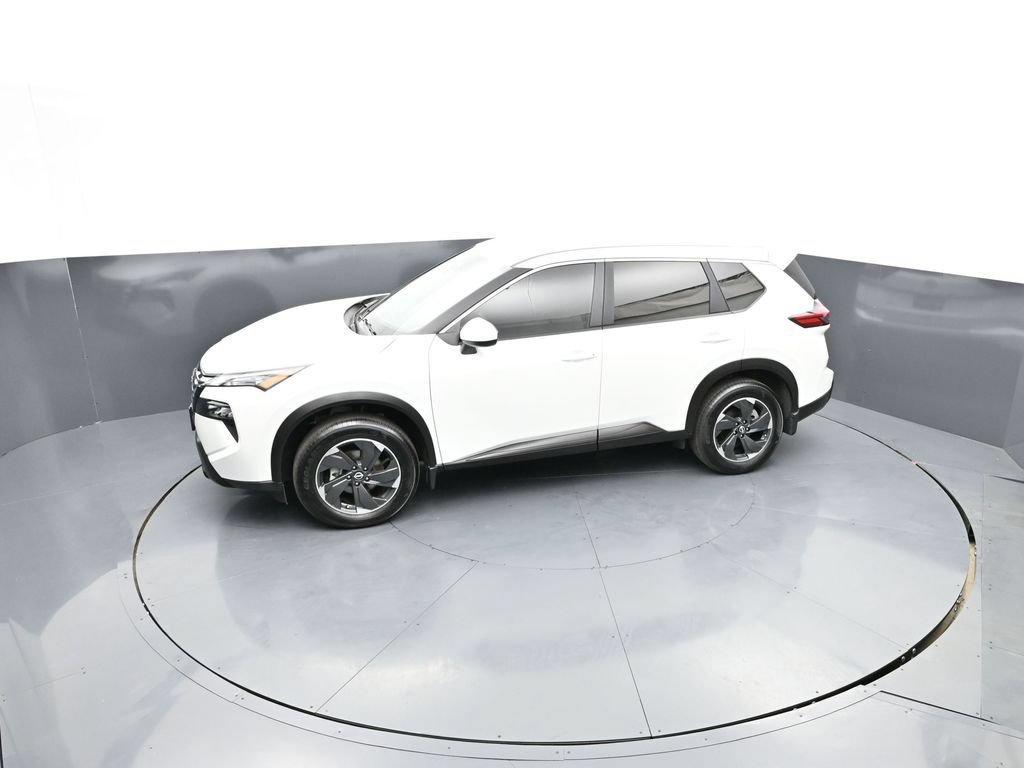 Certified 2026 Nissan Rogue SV AWD/4WD image 38
