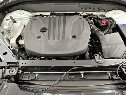 Certified 2025 Volvo XC60 B5 Plus image 19