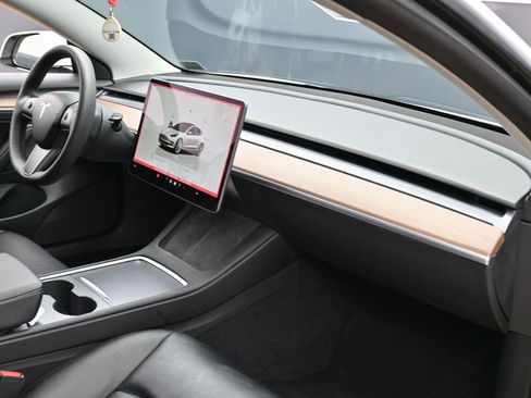 Used 2023 Tesla Model 3 Standard Range image 56