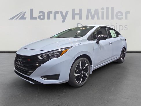 New 2025 Nissan Versa SR w/ Trunk Package image 1