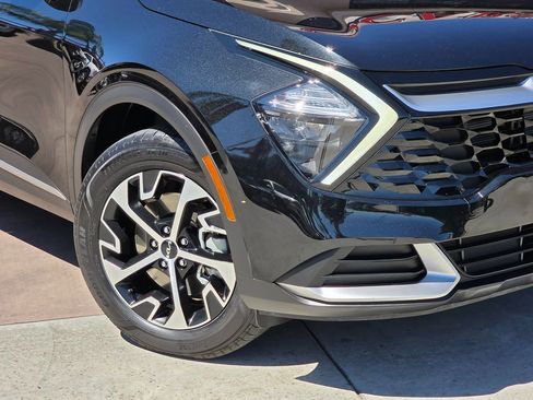 Used 2023 Kia Sportage EX image 4