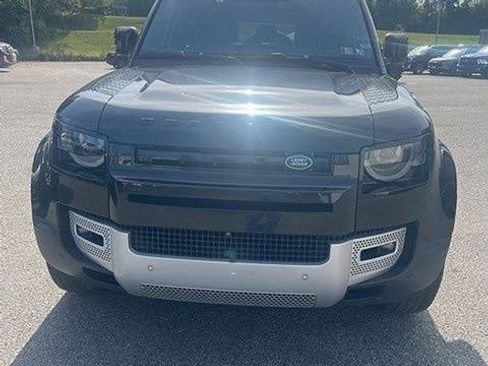 Used 2020 Land Rover Defender 110 SE image 2