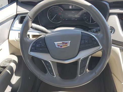 Certified 2022 Cadillac XT5 Premium Luxury w/ LPO, Floor Liner Package AWD/4WD image 12