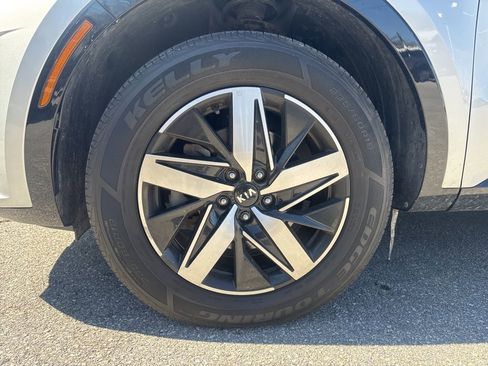 Used 2021 Kia Sorento EX w/ Panoramic Sunroof Package image 17