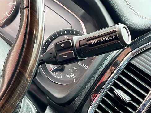 Used 2021 Nissan Titan Platinum Reserve w/ Moonroof Package AWD/4WD image 17