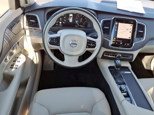 Used 2020 Volvo XC90 T6 Momentum AWD/4WD image 13