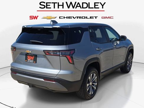 New 2026 Chevrolet Equinox LT w/ Convenience Package II FWD image 8