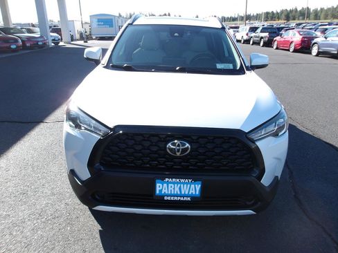 Used 2022 Toyota Corolla Cross LE w/ Moonroof Package FWD image 8