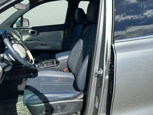 Used 2023 Kia Sorento SX Prestige image 13