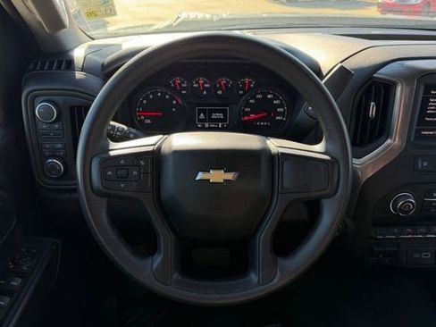 Used 2025 Chevrolet Silverado 2500 Custom w/ Custom Value Package image 16