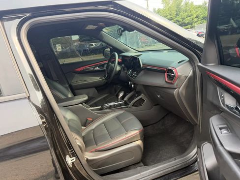 Used 2025 Chevrolet TrailBlazer RS w/ Convenience Package FWD image 26