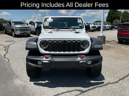 Used 2024 Jeep Wrangler Unlimited Rubicon w/ Dual Top Group AWD/4WD image 2