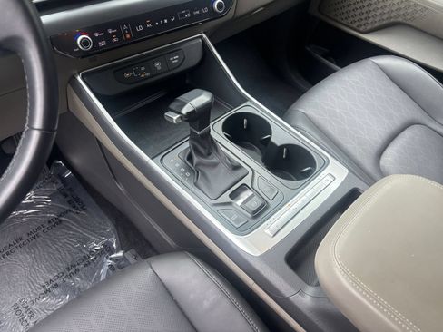 Used 2026 Kia Carnival FWD image 44