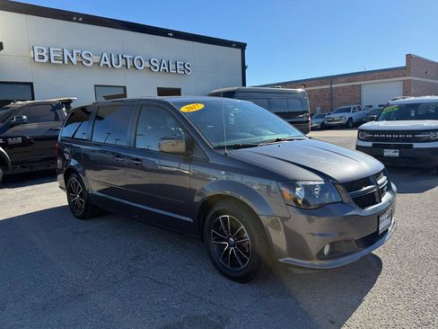 Used 2017 Dodge Grand Caravan GT FWD image 5