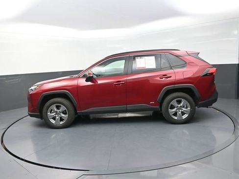 Used 2025 Toyota RAV4 XLE AWD/4WD image 42