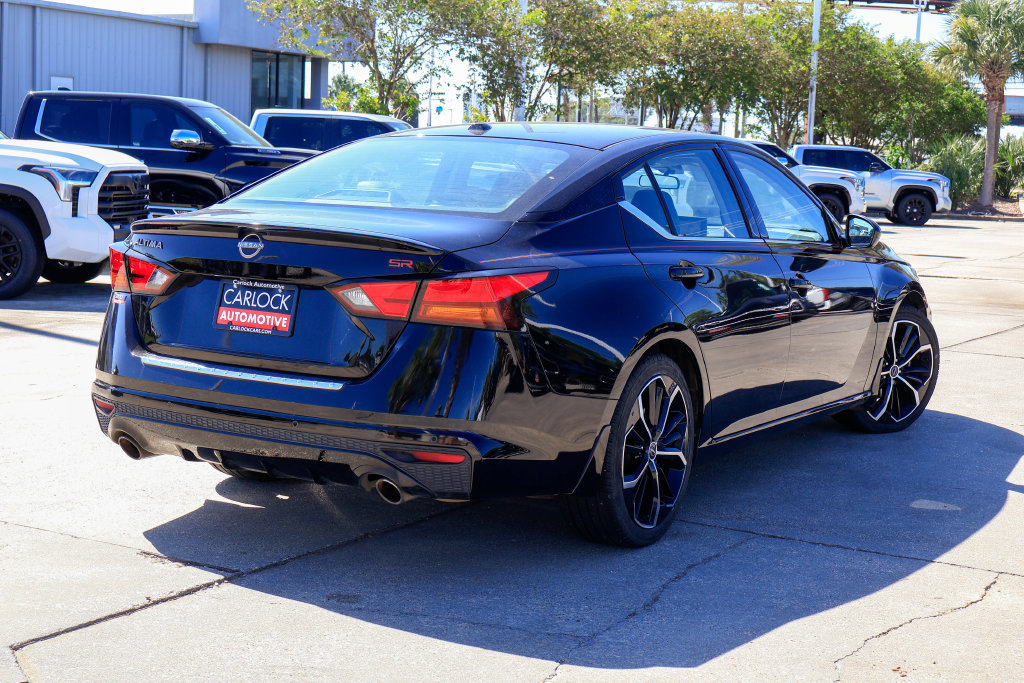 Used 2023 Nissan Altima 2.5 SR w/ SR Premium Package FWD image 3