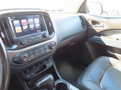 Used 2018 Chevrolet Colorado Z71 image 36