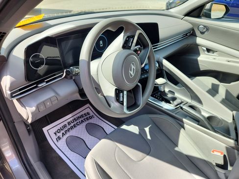 Used 2024 Hyundai Elantra SEL image 10