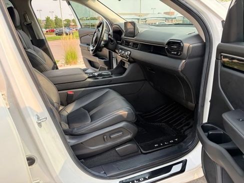 Used 2025 Honda Pilot EX-L image 22
