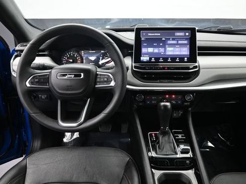 Used 2023 Jeep Compass Limited AWD/4WD image 11