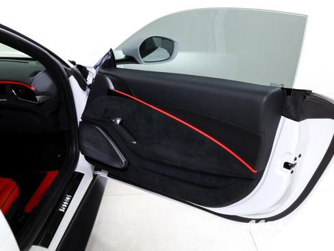 Used 2022 Ferrari Roma image 19