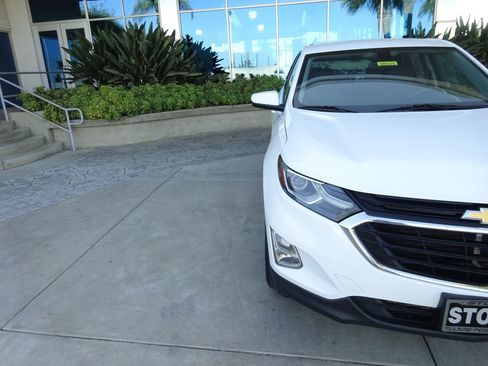 Certified 2018 Chevrolet Equinox LT FWD image 31