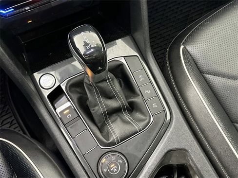 Used 2022 Volkswagen Tiguan SEL R-Line image 16