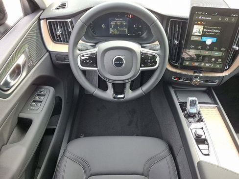 New 2026 Volvo XC60 B5 Plus w/ Protection Package Premier image 7