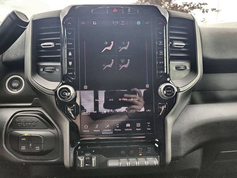New 2026 RAM 3500 Tradesman AWD/4WD image 17