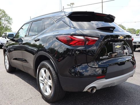 Used 2021 Chevrolet Blazer LT FWD image 3