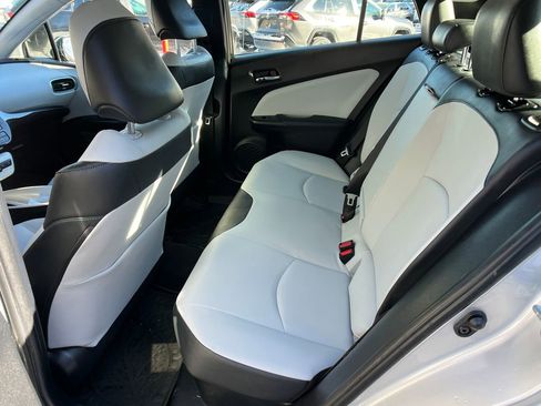Used 2017 Toyota Prius Four image 21